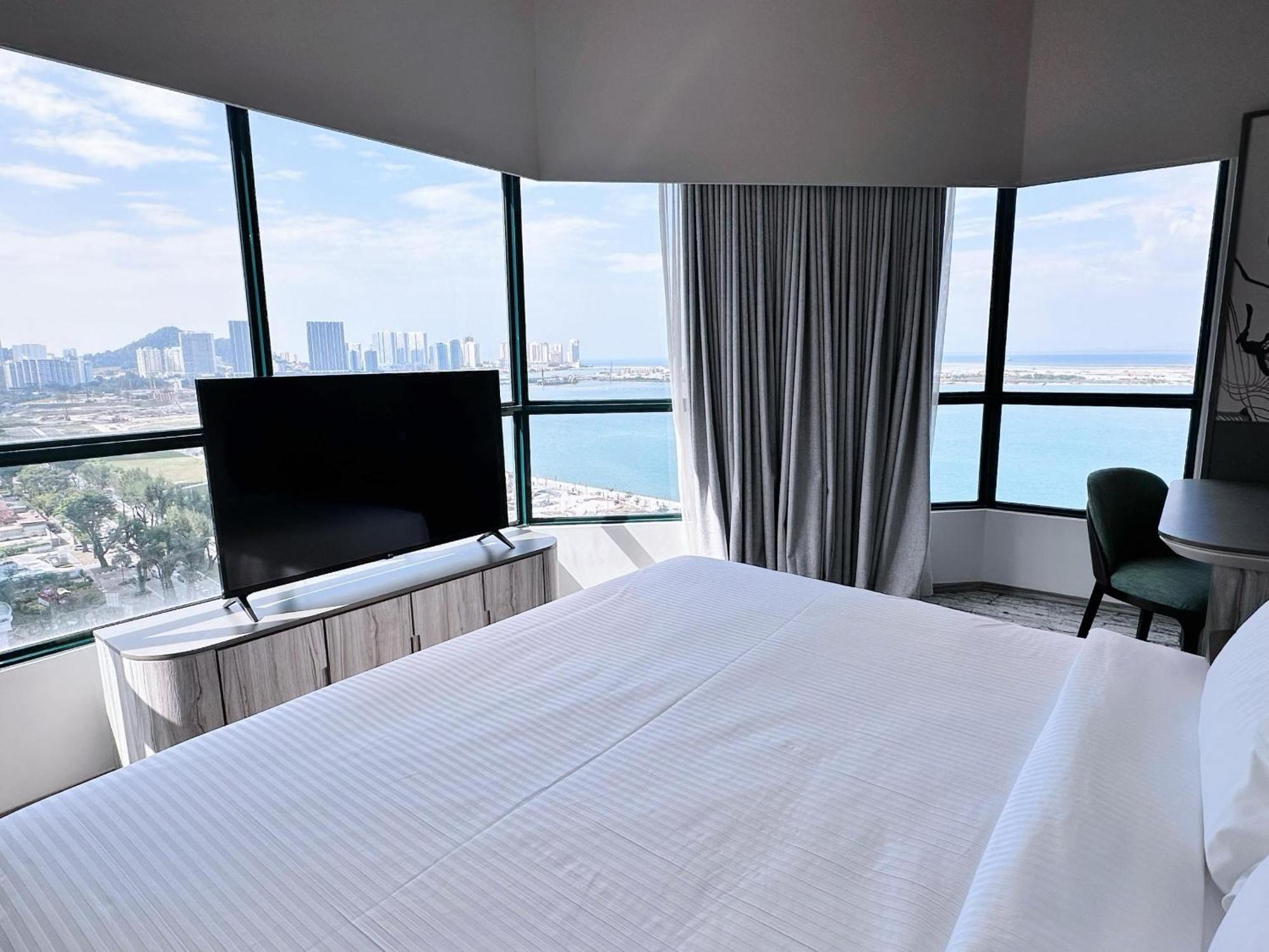 Hotel Ascott Gurney Penang George Town Zewnętrze zdjęcie A bedroom at the Hilton San Diego Bayfront