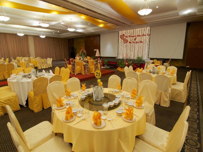 Hotel Ascott Gurney Penang George Town Zewnętrze zdjęcie A typical Chinese wedding banquet
